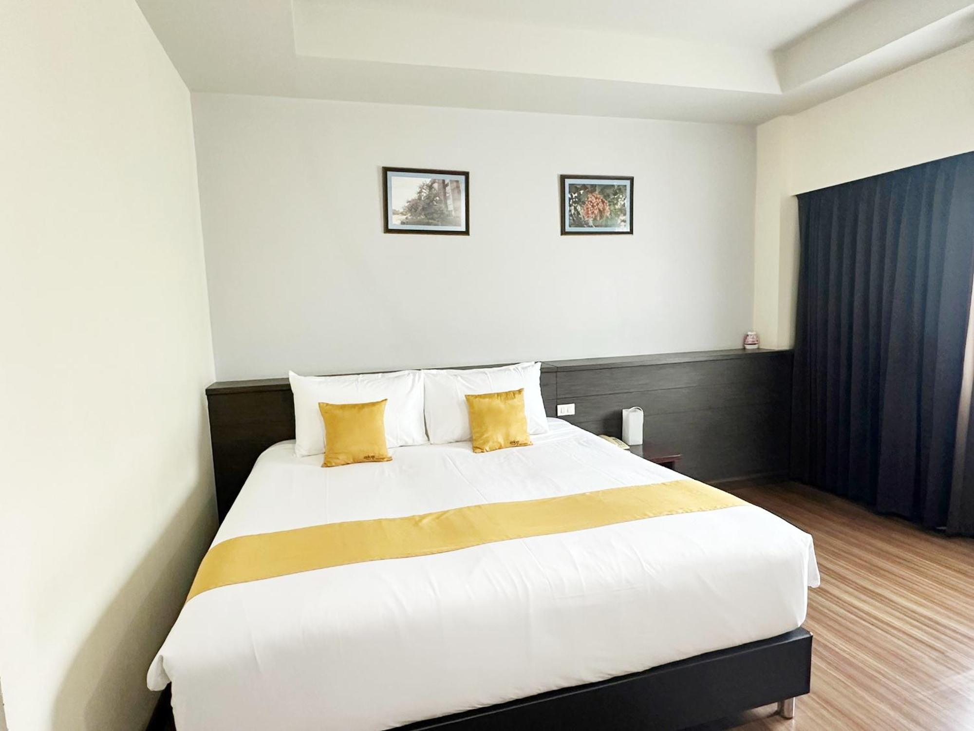 Akelada Hotel Nang Rong Exterior photo