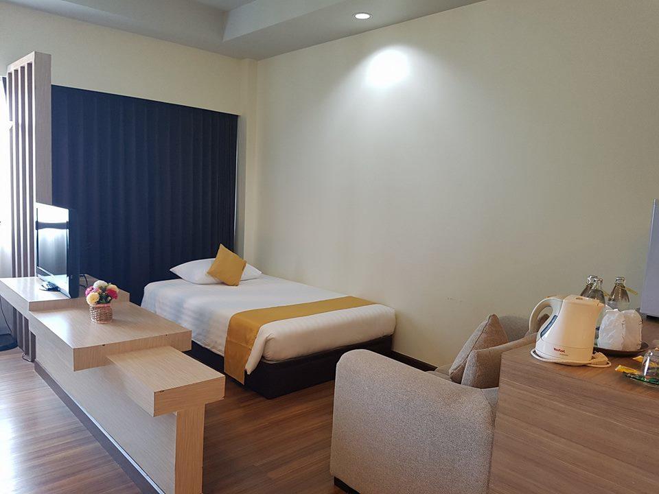 Akelada Hotel Nang Rong Exterior photo