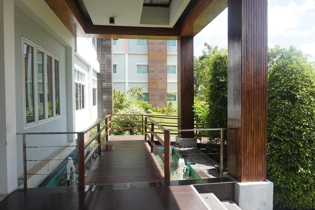 Akelada Hotel Nang Rong Exterior photo