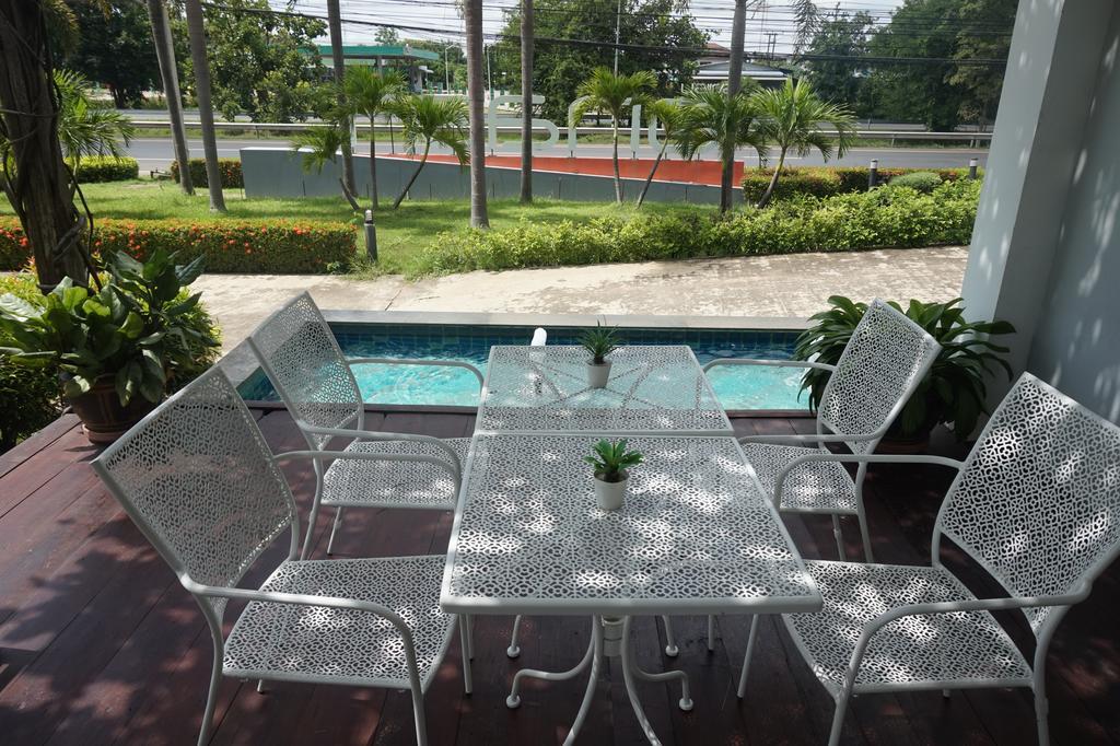 Akelada Hotel Nang Rong Exterior photo